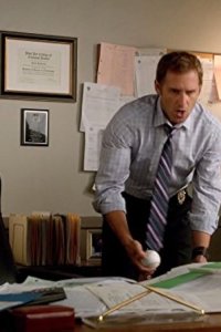 The Mysteries of Laura – S01E03 – The Mystery of the Biker Bar