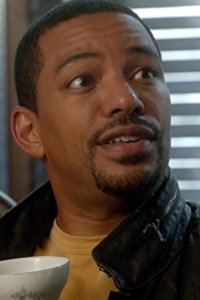 The Mysteries of Laura – S01E04 – The Mystery of the Sex Scandal