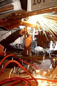 Garage Squad – S01E05 – Red Menace