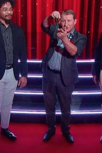 Masters of Illusion – S11E04 – Optics, Glass, and a Rubberband Man