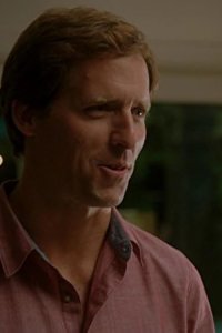 Married – S01E02 – The Shower