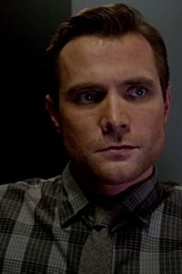 Matador – S01E10 – Night of the Whale