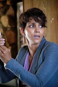 Extant – S01E10 – A Pack of Cards