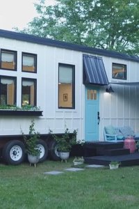 Tiny House Nation – S05E02 – Going Tiny to Make Things Right