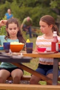 Fear Thy Neighbor – S01E01 – Lies, Lawns, and Murder