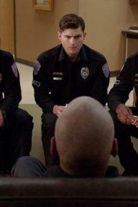 Sirens – S01E03 – Rachel McAdams Topless