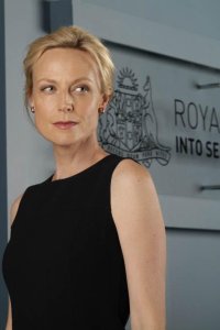 Janet King – S03E01 – Playing Advantage