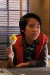 Growing Up Fisher – S01E05 – Work with Me