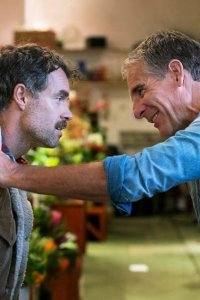 Looking – S02E04 – Looking Down the Road