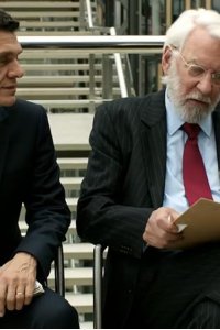 Crossing Lines – S01E01 – Pilot: Part 1