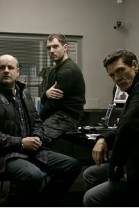 Crossing Lines – S01E04 – Long-Haul Predators