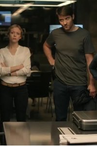 Crossing Lines – S03E11 – Expose