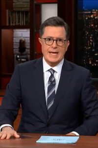The Late Show with Stephen Colbert – S01E602 – Pod Save America/Constance Wu