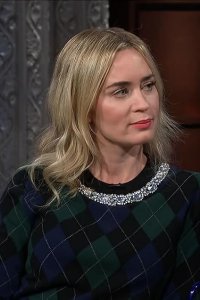 The Late Show with Stephen Colbert – S01E670 – Emily Blunt/Jeff Flake/St. Paul and the Broken Bones