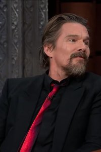 The Late Show with Stephen Colbert – S01E674 – Ethan Hawke/Jon Glaser/Taylor Bennett