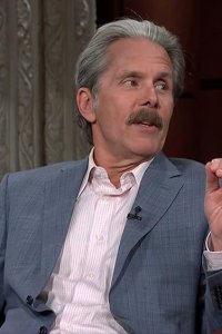 The Late Show with Stephen Colbert – S01E733 – Molly Shannon/Gary Cole/Paul Simon/Trevor Noah