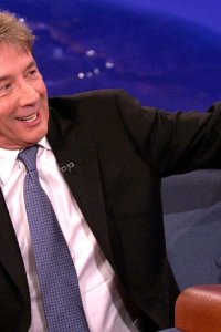 Conan – S01E358 – Texas Chainsaw Seminar: How to Sell Chainsaws from Home!