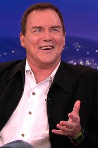 Conan – S01E575 – Norm MacDonald/Mackenzie Davis/Veruca Salt
