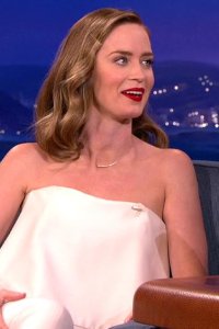 Conan – S01E579 – Emily Blunt/Brent Morin/Bob Mould