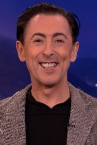 Conan – S01E636 – Alan Cumming/Casey Wilson/Joe Perry/Pentatonix