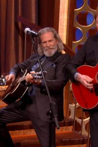 Conan – S01E687 – Jeff Bridges/Lily Collins/Slash Featuring Myles Kennedy and the Conspirators