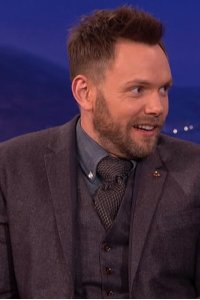 Conan – S01E735 – Joel McHale/Jake Tapper/Courtney Barnett