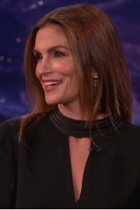 Conan – S01E816 – Cindy Crawford/Chris D’Elia/Nick Lowe & Los Straitjackets