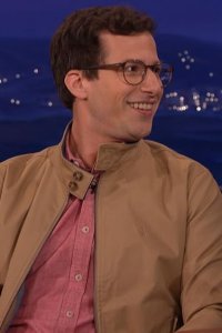 Conan – S01E934 – Andy Samberg/Portia Doubleday/St. Paul & the Broken Bones