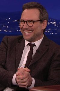 Conan – S01E945 – Christian Slater/Andy Daly/Kyle Kinane