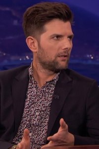 Conan – S01E998 – Adam Scott/Génesis Rodríguez/The Vamps