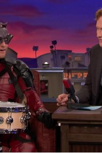 Conan – S01E1163 – Kunal Nayyar/Adam Pally/Harrison Greenbaum