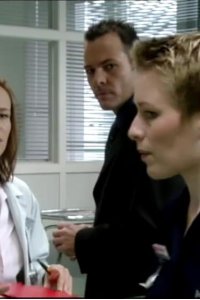 Holby City – S01E03 – Kill or Cure