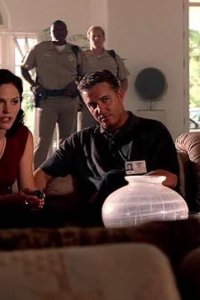 CSI: Crime Scene Investigation – S01E03 – Crate ‘n’ Burial