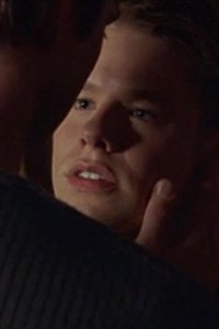 Queer as Folk – S01E05 – Now Approaching… The Line