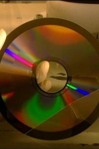 How It’s Made – S01E02 – Compact Discs/Mozzarella Cheese/Pantyhose/Fluorescent Tubes