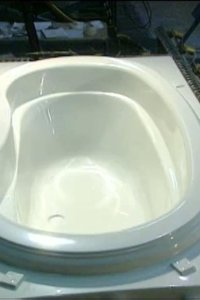How It’s Made – S01E03 – Toothpicks/Acrylic Bathtubs/Helicopters/Beer