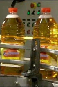 How It’s Made – S01E09 – Steel/Apple Juice/Aircraft Landing Gear/Cosmetics