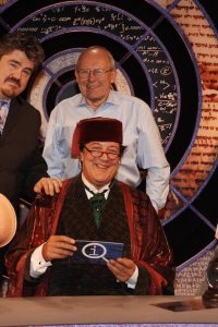 QI – S04E10 – Divination