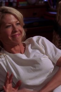Two and a Half Men – S01E15 – Round One to the Hot Crazy Chick