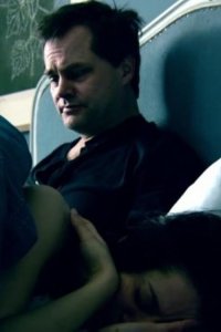 Lead Balloon – S01E02 – Wayne