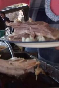 Bizarre Foods with Andrew Zimmern – S01E03 – Ecuador