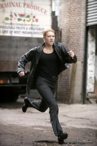 Fringe – S01E11 – Bound