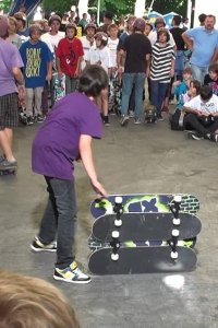 Zeke and Luther – S01E06 – Skate Camp
