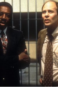 Oz – S01E01 – The Routine