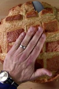 Good Eats – S14E19 – The Proof Is in the Bread Pudding