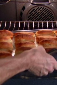 Good Eats – S14E20 – Roll Call