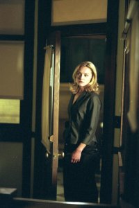 Angel – S01E02 – Lonely Hearts