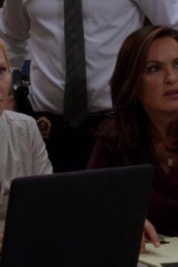 Law & Order: Special Victims Unit – S14E06 – Friending Emily