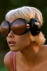 Cleopatra 2525 – S01E05 – Home