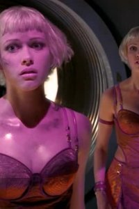 Cleopatra 2525 – S01E11 – Double